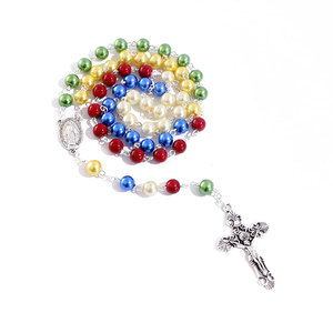 Collier de prière en cristal catholique Komi, perles de 8 mm, 8 couleurs, pendentif croix perlé, bijoux en gros - Product Image 4