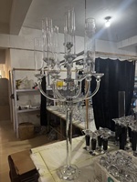 Candélabre moderne à 13 têtes en fer et cristal transparent pour centre de table de mariage, décoration de table