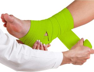 2022 en çok satan özelleştirilmiş yüksek elastikiyet tıbbi spor veteriner lateks içermeyen yapışkanlı kendinden yapışkanlı olmayan dokuma bandaj - Product Image 5