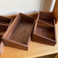 Boîte de rangement personnalisée en noyer noir, plateau de rangement à compartiments en bois massif, organisateur fait main, boîte à mortaises et tenons