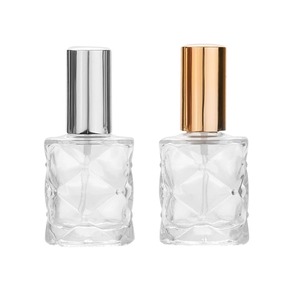 Flaconi Spray in Vetro Trasparente Quadrati Mini da 10ml Ecologici all'Ingrosso, Tappo Roll-on Dorato Lucido, Forma Piatta per Siero per la Cura della Pelle - Product Image 5