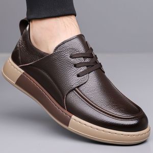أحذية جلدية رجالية جديدة للخريف، خفيفة الوزن وقابلة للتنفس، بتصميم عصري وأنيق، مضادة للانزلاق بنعل ناعم، مناسبة للأعمال والملابس الكاجوال - Product Image 3