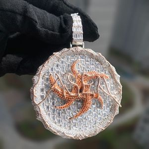 Collana da Uomo Hip Hop Nuovo Stile con Pendente a Disco Spinato CZ, in Rame Prezioso Intarsiato con Zirconi Colorati, Tendenza Moda - Product Image 1