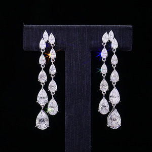 Boucles d'oreilles de créateur en or massif 14 carats avec pierre de moissanite DEF VVS, forme poire, style chandelier, boucles d'oreilles de luxe, cadeau pour femme, bijoux de soirée - Product Image 2