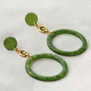 Boucles d'oreilles créoles élégantes de qualité supérieure pour femmes, idéales pour le quotidien, les fêtes, les anniversaires et les mariages. Disponibles à la vente. - Product Image 1