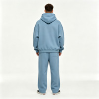 Ensemble survêtement homme personnalisé avec logo, sweat à capuche et pantalon de jogging, style streetwear tendance, matière respirante pour le printemps et l'automne