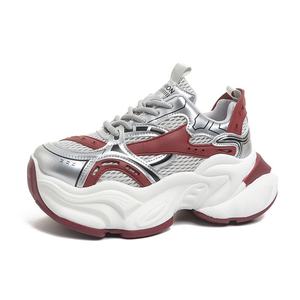 Baskets compensées en cuir véritable pour femme, style mode, antidérapantes, légères, avec semelle intérieure en EVA respirante, sportives et décontractées - Product Image 1