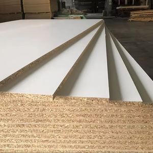 Panneaux de particules mélaminés imperméables de qualité supérieure en Chine, panneaux de particules en pin massif OSB, panneaux de particules en <span class=keywords><strong>bois</strong></span> pour meubles et décoration - Product Image 1