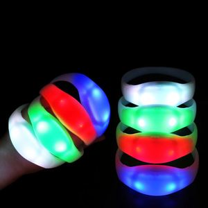 Nueva Pulsera Luminosa de 4 Luces con Control Remoto, 15 Colores, Control Central, Pulsera para Animar en Conciertos - Product Image 4