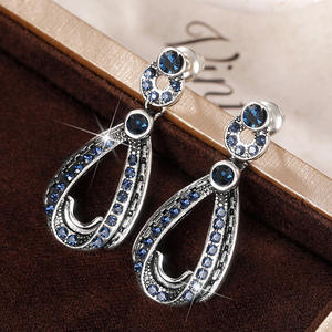 Boucles d'oreilles pendantes E385 en cristal bleu goutte d'eau, plaqué rhodium noir, style vintage pour femme, en alliage de zinc avec micro-incrustations - Product Image 4