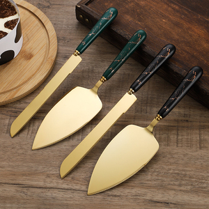 Set Regalo di 2 Utensili da Pasticceria in Acciaio Inox: Coltello per Torte e Paletta, Ideale per Matrimoni, Feste e Festival - Product Image 3