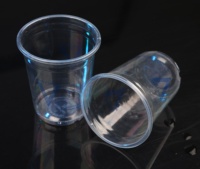 Volledig automatische vierkoloms PP PET PS plastic beker voedselverpakkingsmachine plastic thermoformmachine