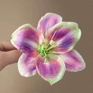 Simulierte Narzissen Haars pange für Frauen Süße hawaiian ische böhmische Blume Hochzeits feier Strand Kopfschmuck Stoff Metall Seite Haarnadel - Product Image 1