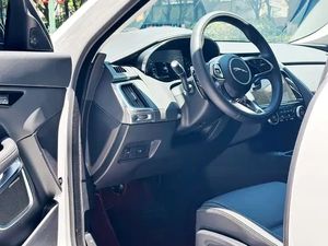 Nueva llegada Premium Sporty 2,0 T 48V Mild Hybrid 4WD <span class=keywords><strong>Jaguar</strong></span> <span class=keywords><strong>EPACE</strong></span> RDYNAMIC SE NEGRO 2024 - Product Image 4