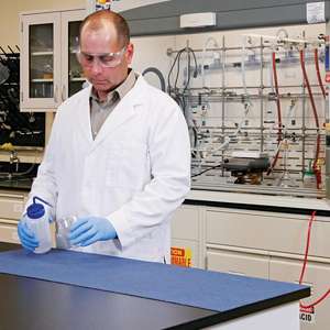 NUEVO PIG - MAT1650 Grippy®Rollo de alfombrilla absorbente con respaldo adhesivo-EAN 036226008346 PRODUCTOS ABSORBENTES - Product Image 3