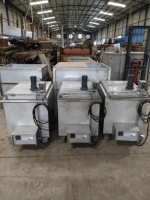 Fondeur de cire à agitation QM 2000L à chauffage direct et motorisé / 48 kW, en acier inoxydable à paroi simple, à température contrôlée automatiquement