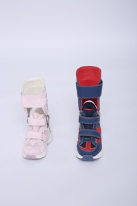 Sepatu ortopedi dengan penyangga tumit bawaan untuk penyangga bentuk kaki dan stabilisasi pergelangan kaki - Product Image 6