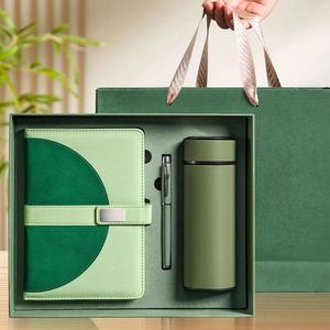 Coffret Cadeau d'Affaires Personnalisé 2027 : Carnet en Cuir PU, Stylo, Mug Isotherme – Cadeau d'Entreprise Exécutif pour les Fêtes RS-85 - Product Image 1