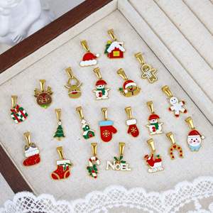 Cadeaux de Noël DIY Gants de Père Noël en acier inoxydable <span class=keywords><strong>Chaussettes</strong></span> Bonhomme de neige Pendentif Collier Plaqué or Bijoux Accessoires Vente en gros - Product Image 1