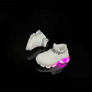 Antiderrapante respirável algodão malha luz led crianças sapatos solas de borracha malha respirável superfície tênis para crianças