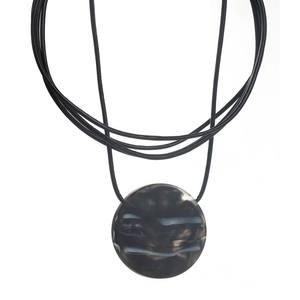 ヴィンテージブラックレジンオーバルペンダントネックレス女性用調節可能なレザーロープセーターチェーンジュエリー - Product Image 4