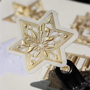 Paquete de etiquetas de vinilo de impresión personalizada de gama alta de lujo, pegatina de lámina dorada en relieve para uso cosmético y artesanal con logotipo personalizado - Product Image 1