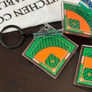 Llavero Colgante Personalizado de Acrílico con Diseño Creativo de Campo de Béisbol de Anime, Acabado Moderno para Mochila, Souvenir para Hombre y Mujer - Product Image 3