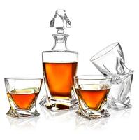 Verres à whisky en cristal transparents de luxe Verre à vin à cocktail en forme de torsion créatif avec logo personnalisé de forme carrée