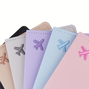 Fundas de Pasaporte de Piel Sintética con Logotipo Bordado, Modernas y en Oferta, Disponibles para la Venta - Product Image 3