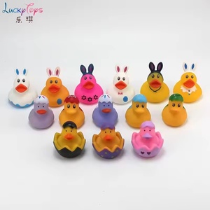 Jouet sensoriel anti-stress en caoutchouc de 2 pouces, flottant sur l'eau, avec logo personnalisé, pour enfants de 0 à 3 ans, idéal pour les fêtes, vente en gros - Product Image 5