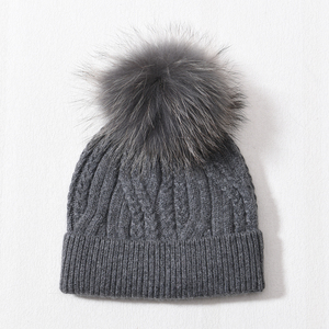 Jxwatcher Bonnet d'hiver doux côtelé avec pompon en vraie <span class=keywords><strong>fourrure</strong></span> amovible, bonnet personnalisé pour femme, vente en gros, chaud pour les voyages - Product Image 5