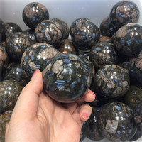 Boules de cristal de glaucophane polies en gros, sphère de guérison pour la décoration