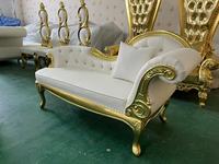 Chaise longue classique rembourrée en or pour extérieur et intérieur causeuse confortable canapé trône royal inclinables canapé trône de reine en cuir