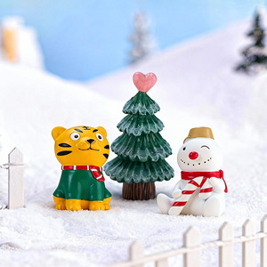Christmas Resin Figurines Set Fox Tiger Reindeer Dolls Indoor Decor Living Room Ornaments Glossy Finish - Product Image 3