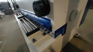 <span class=keywords><strong>CNC</strong></span> Máy phanh loại cho ăn tấm cắt máy Nhà cung cấp <span class=keywords><strong>CNC</strong></span> thủy lực cắt máy cắt - Product Image 2