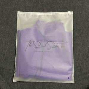 Sacs en plastique biodégradables transparents mats/givrés avec fermeture éclair, impression de logo personnalisé, sacs en polyéthylène transparents pour vêtements et t-shirts avec votre propre logo - Product Image 6