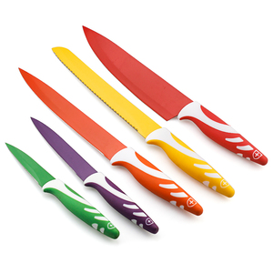 Juego <span class=keywords><strong>de</strong></span> <span class=keywords><strong>cuchillos</strong></span> <span class=keywords><strong>de</strong></span> cocina antiadherentes <span class=keywords><strong>de</strong></span> 5 piezas con bloque acrílico que incluye cuchillas <span class=keywords><strong>de</strong></span> acero inoxidable <span class=keywords><strong>de</strong></span> alta calidad para un uso fácil - Product Image 2