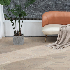 Pisos de Parqué de Madera de Teca Multicapa AVANTIMORA RoHS E0 E1 con Acabado Cepillado Antideslizante Grado AB de 20 mm para Edificios de Oficinas - Product Image 1