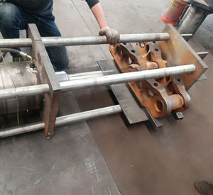 Mesin Pin Tautan Tekan Track Hidrolik untuk Bulldozer D8 <span class=keywords><strong>D9</strong></span> D10 D11 D155 D275 D355 D375 - Product Image 2