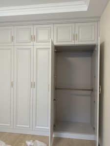 L'usine prend en charge les armoires de chambre ouvertes en bois blanc américain de luxe personnalisées <span class=keywords><strong>avec</strong></span> des tiroirs et des armoires de rangement - Product Image 3