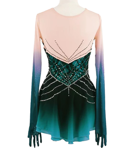 Robe de patinage artistique personnalisée tenues de robe de patinage sur glace pour femmes et filles vêtements de <span class=keywords><strong>danse</strong></span> d'entraînement dégradé vert faits à la main cristal <span class=keywords><strong>classique</strong></span> - Product Image 2