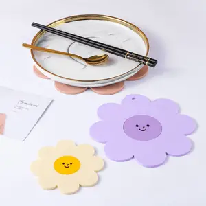 New Design Sunflower Household Bowl Mat Soft Glue Cartoon Special-shaped Kitchen Table Mat anti-scalding Silicone Insulating Mat