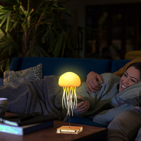 Lampe LED Méduse avec dégradé RGB pour chambre à coucher, télécommande incluse, idéale pour offrir en cadeau ou pour les fêtes d'enfants