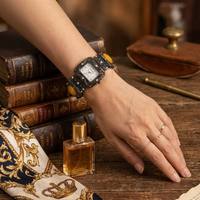 Vintage Antike Silberne Damenuhr mit Bernsteinfarbenem Kunstharzstein Quarz-Uhrwerk Retro Geschnitzte Filigran-Armbanduhr für Damen