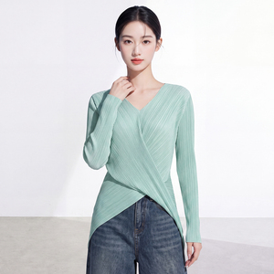 เสื้อเชิ้ตผู้หญิงสไตล์มินิมอล แขนยาว สีพื้น ผ้าโพลีเอสเตอร์ ทรงหลวม จีบพลีท ดีไซน์วินเทจทันสมัย แบบอิสเซ มิยาเกะ - Product Image 2