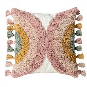 Housse de coussin décorative bohème en tricot avec pompons, motif géométrique, rectangulaire, en acrylique, lavable et amovible - Product Image 1