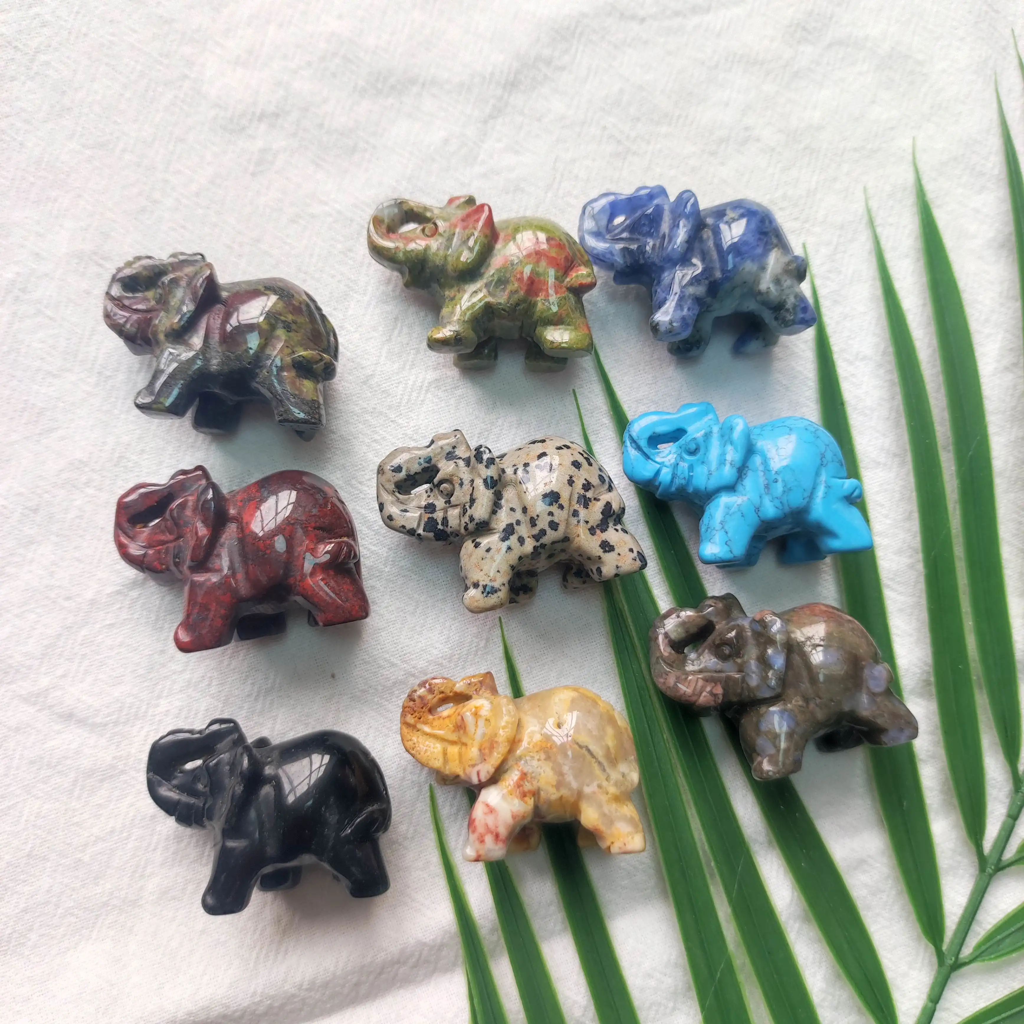 Wholesale Natural Handmade Crystal Carving Engraving Stone Animal Carvings Crystal Elephant 2 Inches