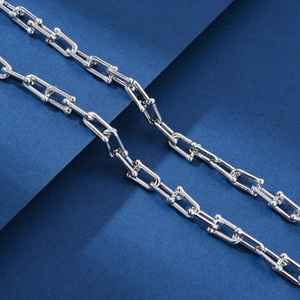 Collana a ferro di cavallo in argento puro 925 italiano, design neutro, versatile e adatta per coppie, catena universale a forma di U - Product Image 2