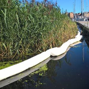 جورب امتصاص الزيت الأبيض سريع التحكم في الانسكابات النفطية، مصنوع من البولي بروبيلين 100٪ صديق للبيئة - Product Image 6