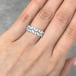 Anello Q286 in Oro Bianco con Diamante Taglio Marquise, Colore G Naturale, Gioiello Classico da Donna per Fidanzamento - Product Image 3